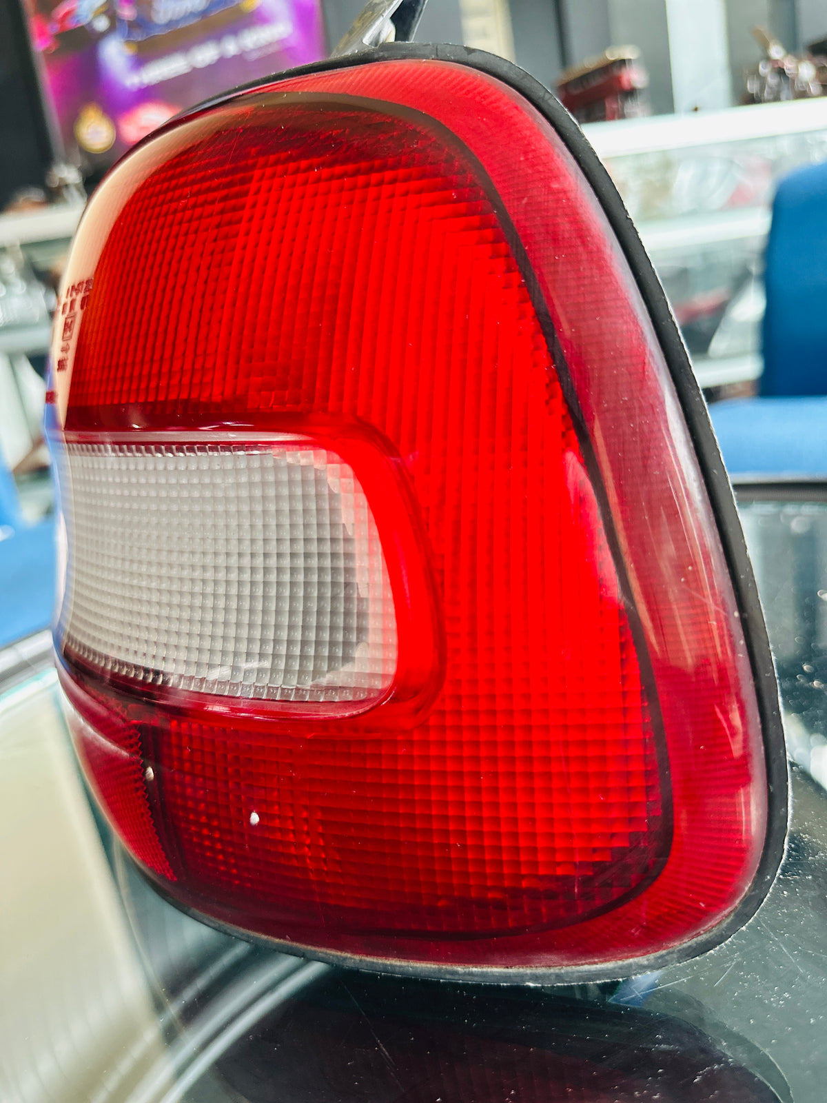 Suzuki Cultus Wagon 1999-2000 Tail Light - Right