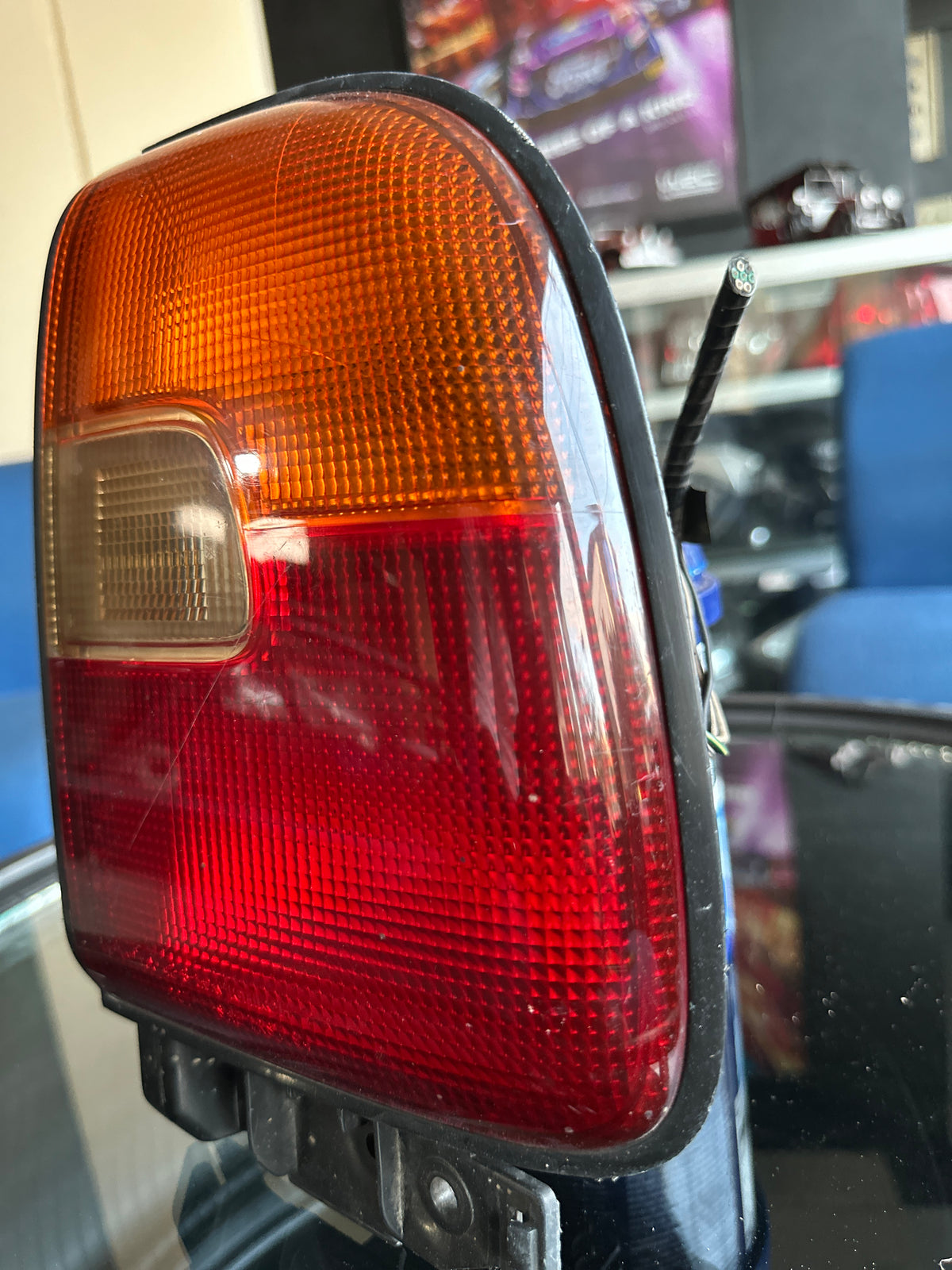 Toyota RAV4 1996–1998 Tail Light – Right